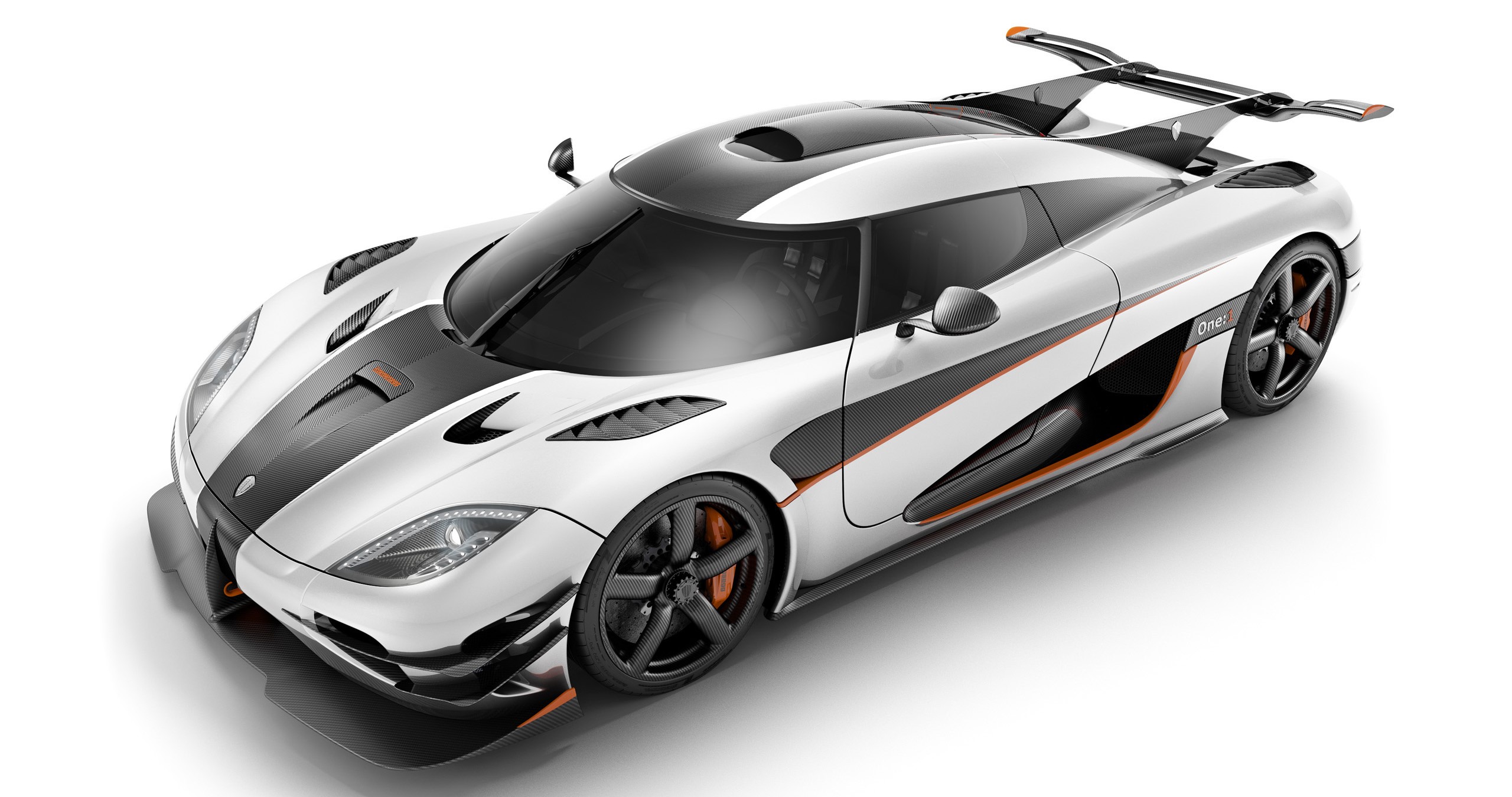 2014-Koenigsegg-Agera-One-1